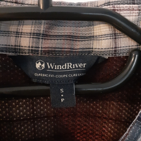 Wind River highly breathable button up - Picture 3 of 8